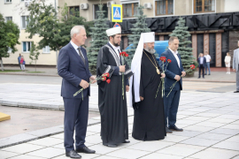 Муфтий ДУМ Кузбасса принял участие в возложении цветов к Мемориалу Славы в День памяти и скорби