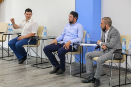 Муфтий ДУМ Кузбасса принял участие в работе мусульманского молодежного дискуссионного клуба Югры